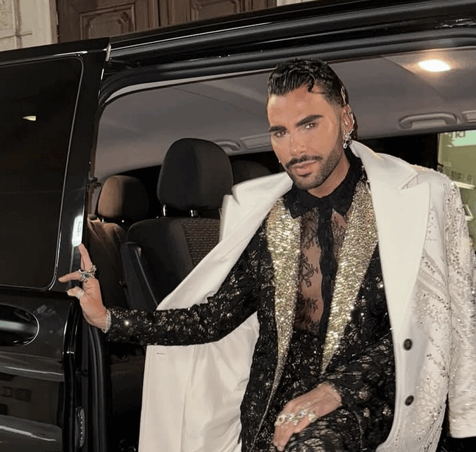 “Ero in treno, un signore di mezza età mi ha chiamato ‘fr**** di mer**’ e poi mi ha sferrato un cazzotto. Il risarcimento che ho avuto oggi? Lo devolverò alle vittime di omofobia”: parla Federico Fashion Style