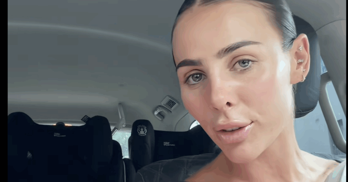 “Ho cambiato data di nascita a mia figlia perché era troppo vicina a Natale, così ha una giornata dedicata solo a lei. Perché non lo fanno più persone?”: la trovata dell’influencer Indy Clinton fa discutere