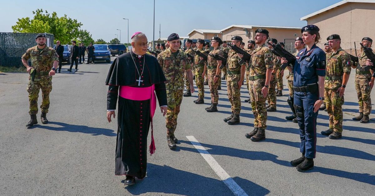 cappellani militari per la cei il ruolo va rivisto meno legati all8217esercito per parlare pi249 di pace gradi e stipendi chi 232 oggi il sacerdote in divisa da Ilfattoquotidiano.it cappellani militari per la cei il ruolo va rivisto meno legati all8217esercito per parlare pi249 di pace gradi e stipendi chi 232 oggi il sacerdote in divisa
