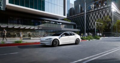Copertina di Tesla rilancia la sfida, arriva la nuova Model 3 Standard a 36.990 euro