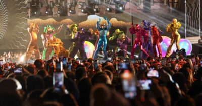 Copertina di Continua l’occupazione di Piazza Plebiscito: immaginate il delirio di 16mila fan alla finale XFactor