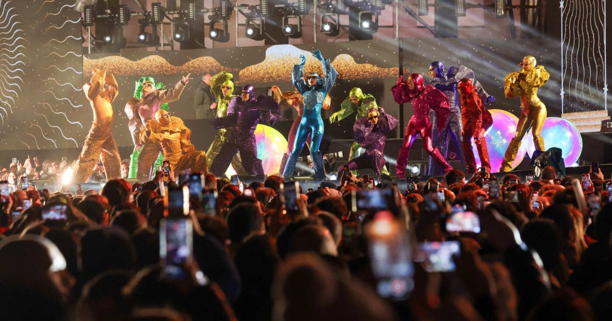 Continua l’occupazione di Piazza Plebiscito: immaginate il delirio di 10mila fan alla finale XFactor