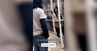 Copertina di Croceristi israeliani a Brindisi, sputi e minacce contro un gruppo di manifestanti per la Palestina: “Vi uccido, non scherzate con noi”