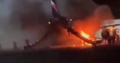 Copertina di Paura all’aeroporto di San Paolo: un Airbus A320 della Latam Brasil prende fuoco sulla pista