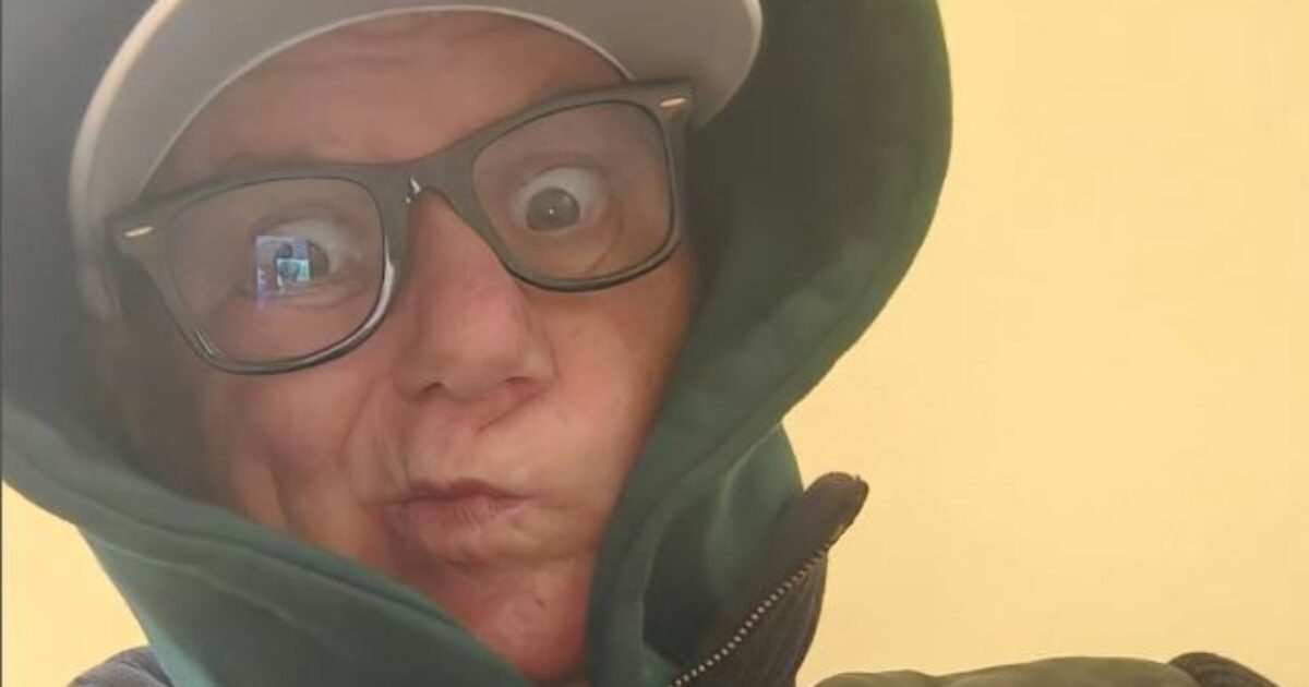 Carlo Vanzini ha un tumore: “Mia sorella è morta per la stessa malattia. Ho imparato ad ascoltarmi”. A gennaio l’operazione Carlo Vanzini ha un tumore: “Mia sorella è morta per la stessa malattia. Ho imparato ad ascoltarmi”. A gennaio l’operazione