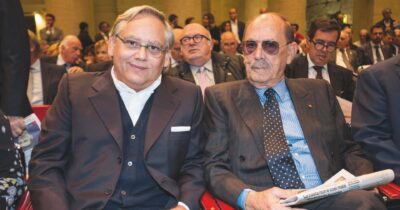 Copertina di L’impero Angelucci ridotto a spezzatino per sfuggire ai guai. Per mantenere il controllo la società madre è stata svuotata. Le singole cliniche trasferite a società di scopo