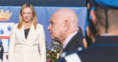 Copertina di Meloni&C. ricordano Falcone. La mossa alla vigilia delle urne