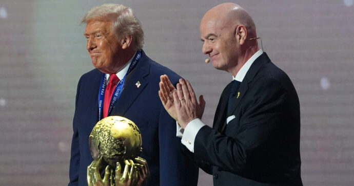 Infantino oltre ogni limite: ora Trump e Bin Salman, prima Putin. Il vero volto del presidente Fifa