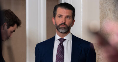 Copertina di Cremlino: “I cambiamenti nella strategia Usa sull’Europa sono coerenti con la nostra visione”