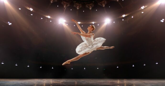 Prima della Scala, ballerini a rischio infortunio: “+22,5% di incidenti negli ultimi 4 anni”. I consigli del traumatologo che cura le stelle della danza