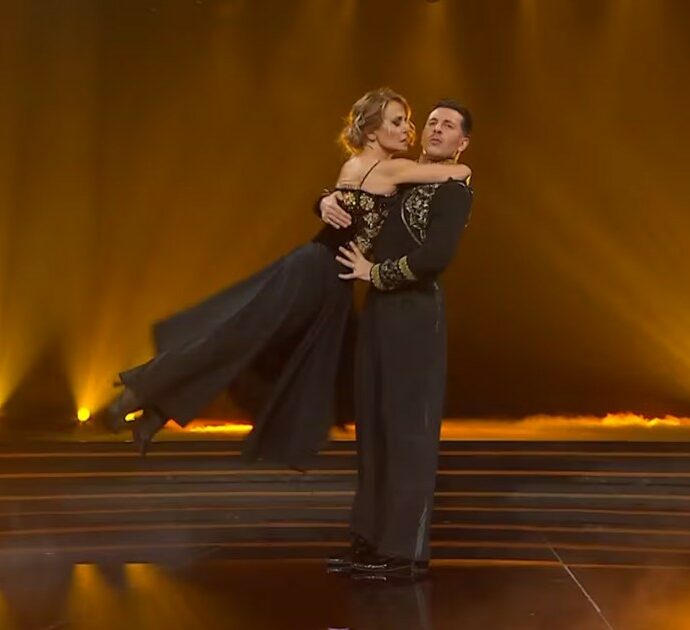 Ballando con le Stelle, le pagelle: “Emma Coriandoli, ma perché?: voto 2. Andrea Delogu scarica e febbricitante, Fabio Fognini sopravvalutato”