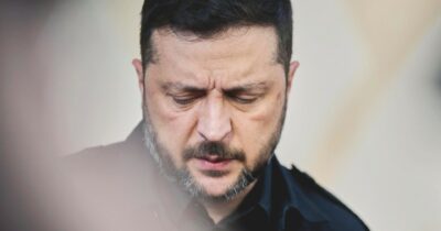 Copertina di La corruzione "blocca" il governo di Zelensky: a un mese dall'inizio dello scandalo mancano ancora ministri