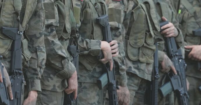 “Militarizzare la società ci porta verso un conflitto che resta evitabile”