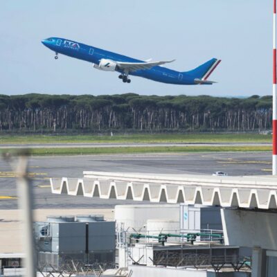 Copertina di Concessionari: la quarta pista di Fiumicino e il favore dei Benetton a Mps