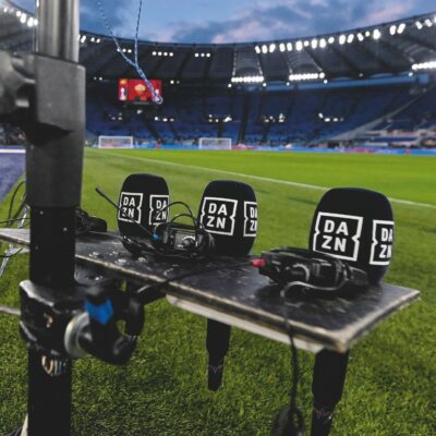 Copertina di Calcio e soldi: le difficoltà di Dazn e i timori della Serie A: e se poi non ci paga?