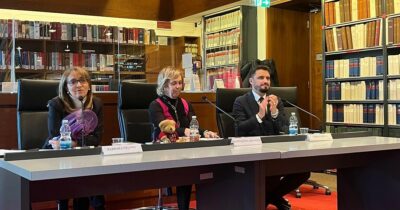 Copertina di Dovere, diligenza e decoro: gli avvocati di Milano a lezione di deontologia dalla regina Elisabetta II