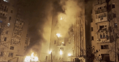 Copertina di Droni russi sull’Ucraina, raid notturno su un palazzo di nove piani a Sumy