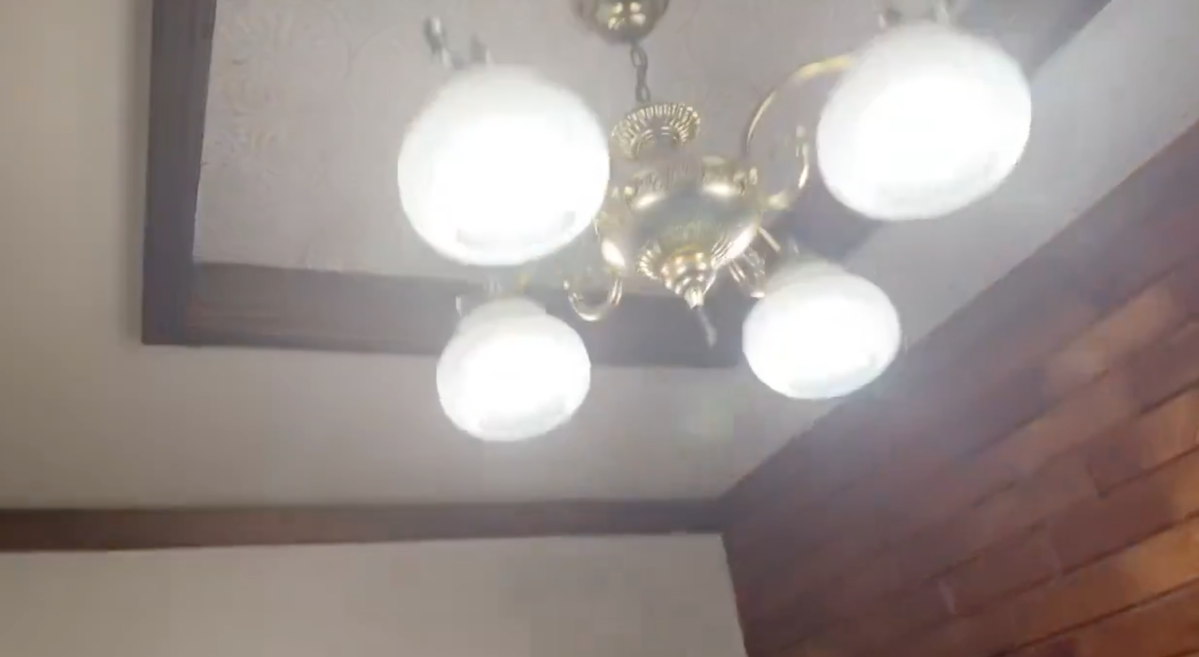 Terremoto in Giappone, il momento della scossa ripreso in una casa di Aomori: il video