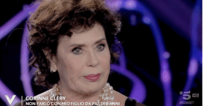 Copertina di “Mio figlio mi ha denunciata. Non mi sento più mamma”: lo sfogo di Corinne Clery a Verissimo