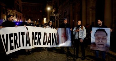 Copertina di “David Rossi è stato ucciso”, la simulazione 3d esclude il suicidio dell’ex manager di Mps – Le immagini