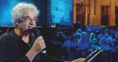 Copertina di Ucraina, Carlo Rovelli: “Chi non vuole armare Kiev è demonizzato: sia benedetto il piano Usa”