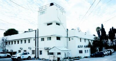 Copertina di Gerusalemme, raid nella sede dell’Unrwa Netanyahu conferma il viaggio da Trump