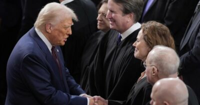 Copertina di La Corte Suprema Usa spinge sempre più a destra: via libera ai nuovi distretti del Texas e all’ordine di Trump sulla cittadinanza