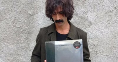 Copertina di L’album di Andrea Laszlo De Simone è uno dei più interessanti tra quelli usciti nel 2025