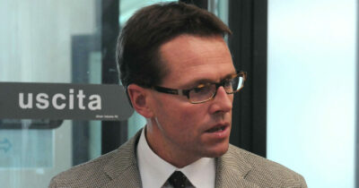 Copertina di “David Rossi fu tenuto per il polso”: la perizia del Ris. Commissione d’inchiesta: “Ora la pista è quella dell’omicidio”