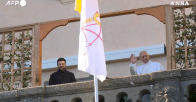 Copertina di Il video dell’incontro tra Zelensky e Papa Leone XIV: il faccia a faccia a Castel Gandolfo