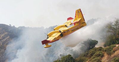 Copertina di “Intralciavano”: al Sud gli aerei anti-incendio, li sposta il privato