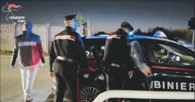 Copertina di Spranghe e bollitore: a Roma scoperto il garage dei minorenni-torturatori