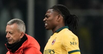Copertina di Milan, si ferma anche Leao: nessuna lesione, ma il calciatore sente dolore. Come sta e quando può tornare in campo
