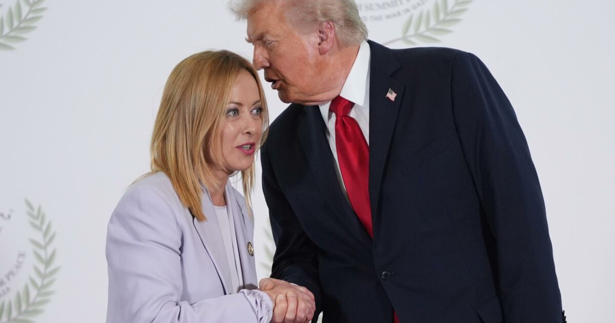 Il piano di Trump per sfaldare l’Europa passa anche da Roma: “L’Italia è tra i governi più vicini a Washington, va allontanata dall’Ue” Il piano di Trump per sfaldare l’Europa passa anche da Roma: “L’Italia è tra i governi più vicini a Washington, va allontanata dall’Ue”