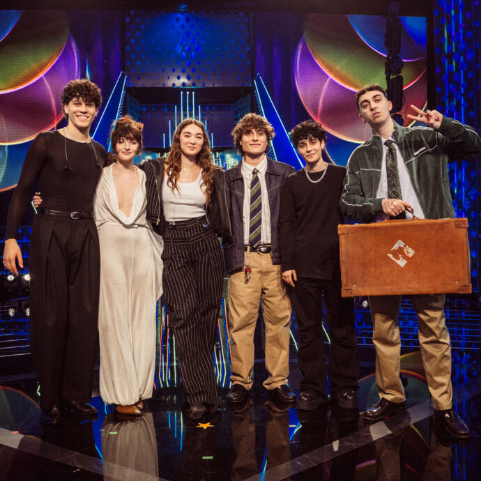 Sanremo 2026, ecco i sei finalisti per Sanremo Giovani. Trionfano i talent con “Amici di Maria De Filippi” (Filippucci, Senza Cri, Antonia) e “X Factor” (Bove)