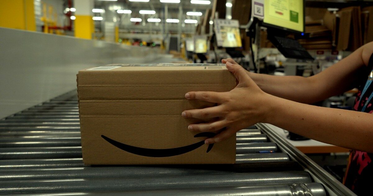 Amazon si accorda con l’Agenzia delle Entrate: verserà 723 milioni. Per la Procura avrebbe dovuto pagare 3 miliardi Amazon si accorda con l’Agenzia delle Entrate: verserà 723 milioni. Per la Procura avrebbe dovuto pagare 3 miliardi