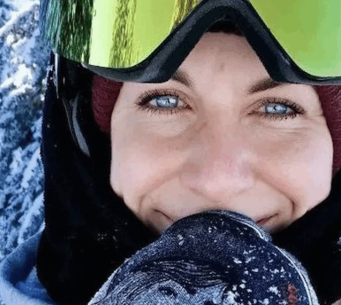 Lascia sola la fidanzata a 3.798 metri, lei muore assiderata. Ora arriva l’accusa di omicidio colposo: gli errori cruciali commessi dall’uomo