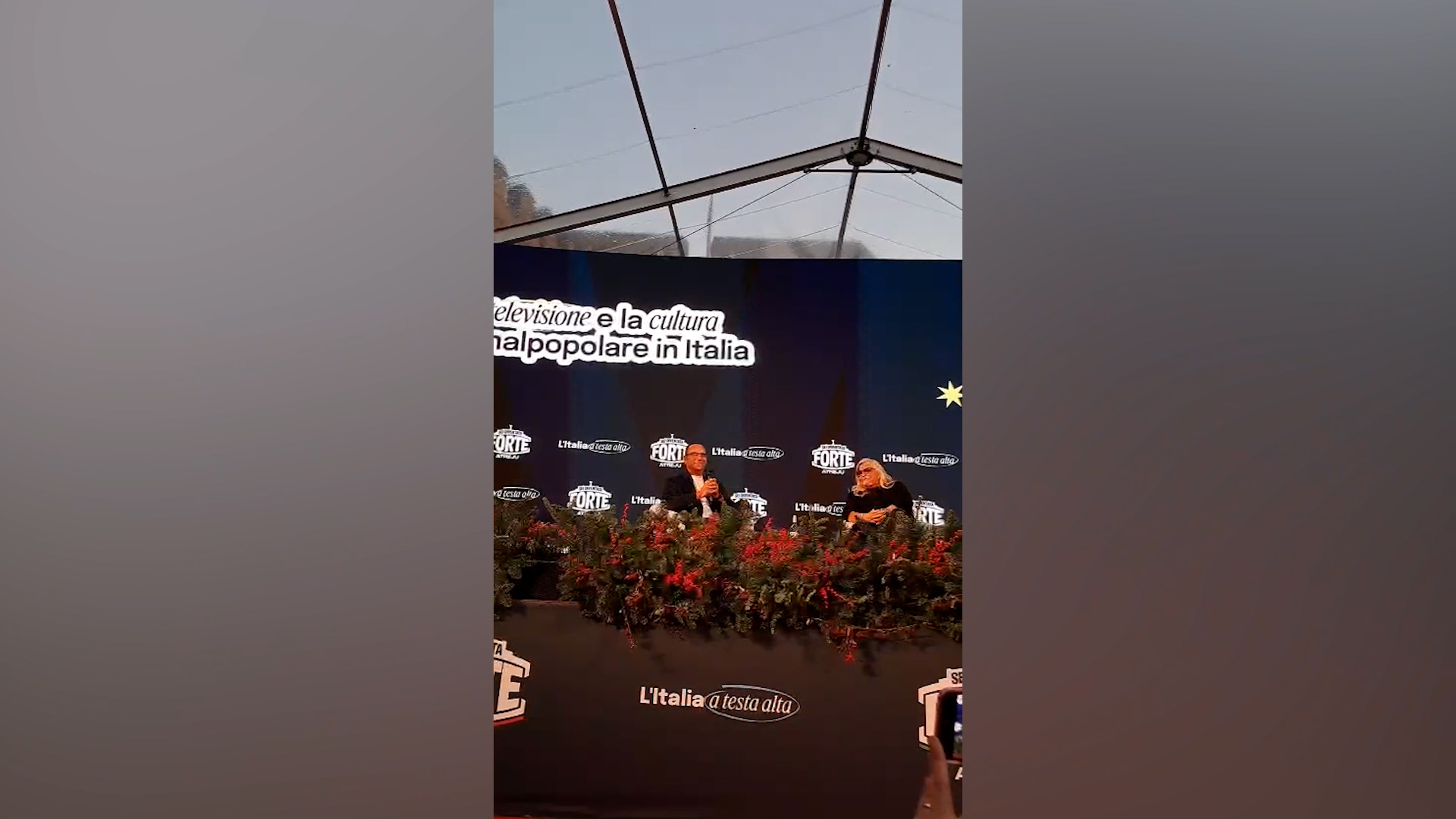 “Sono preoccupato, poche polemiche su Sanremo quest’anno”: cos’ha detto Carlo Conti sul palco di Atreju “Sono preoccupato, poche polemiche su Sanremo quest’anno”: cos’ha detto Carlo Conti sul palco di Atreju