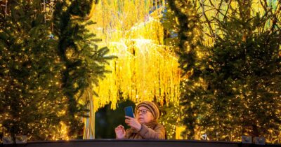 Copertina di Le luci delle città nascondono, complici, le tenebre del mondo