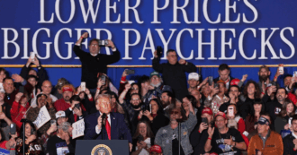 Trump in tour per convincere gli elettori che il costo della vita è sotto controllo e “i prezzi scendono”. Ma i dati lo smentiscono