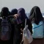 Copertina di Austria, il parlamento approva il divieto per le ragazze sotto i 14 anni di indossare l’hijab a scuola