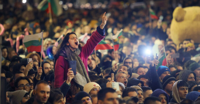 Bulgaria, il governo si dimette dopo le proteste contro la corruzione e le politiche economiche