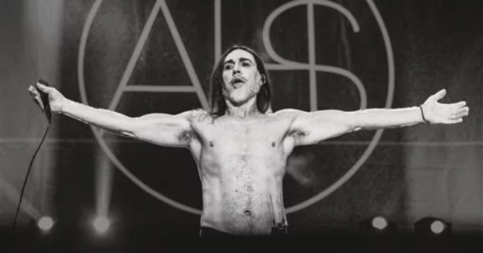 Eccomi a parlare bene degli Afterhours. Questa storia andava raccontata