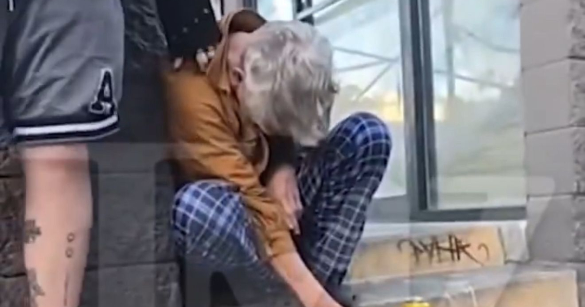 l8217attore andy dick trovato a terra in mezzo alla strada privo di sensi 200 vivo solo grazie alla prontezza di alcuni passanti da Ilfattoquotidiano.it l8217attore andy dick trovato a terra in mezzo alla strada privo di sensi 200 vivo solo grazie alla prontezza di alcuni passanti