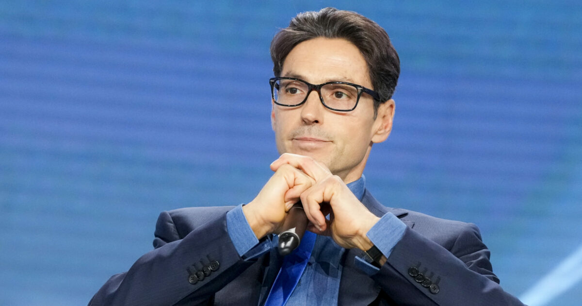 “Amadeus? Dovesse chiudere il contratto con Warner siamo aperti a professionisti come lui. Vorrei puntare di più sulle fiction. Il Natale? Con mia mamma 85enne reduce da una broncopolmonite”: così Pier Silvio Berlusconi