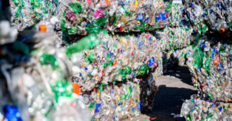 Napoli soffoca: così l’overtourism e l’inquinamento da record uccidono anche nel 2025