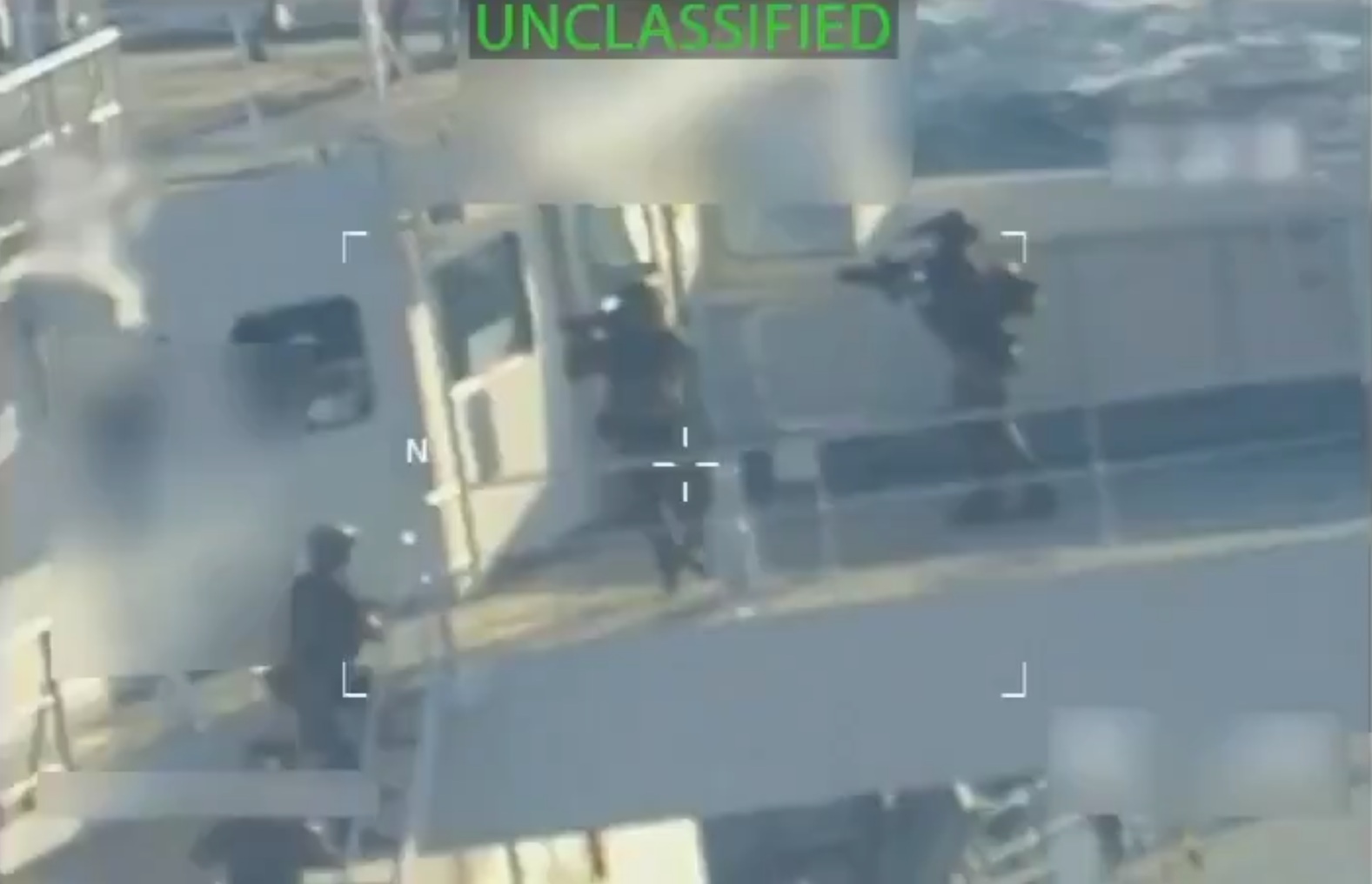 elicotteri militari e fucili spianati cos236 i soldati usa hanno sequestrato la petroliera al largo del venezuela il video da Ilfattoquotidiano.it elicotteri militari e fucili spianati cos236 i soldati usa hanno sequestrato la petroliera al largo del venezuela il video