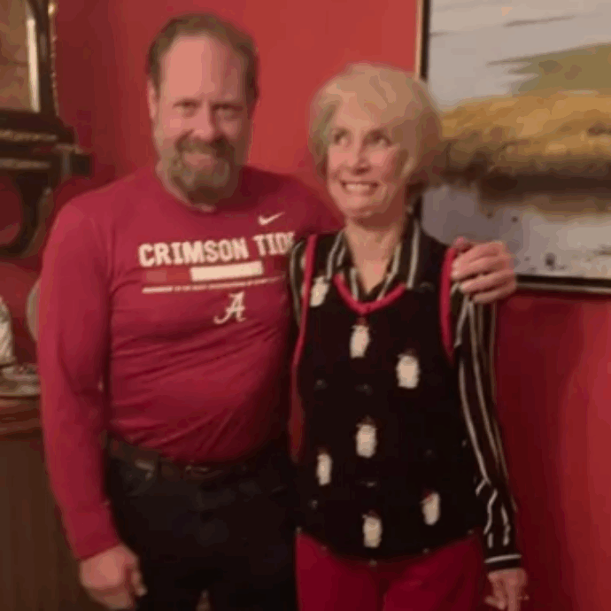 “Costruì le allucinazioni dell’uomo, un inferno in cui una stampante rumorosa poteva indicare che sua madre era un nemico. Finì per ammazzare lei e suicidarsi”: ChatGPT finisce in tribunale per omicidio colposo