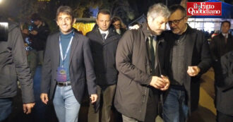 Copertina di Fico torna ad Atreju dopo 7 anni: “Agli inviti ho sempre risposto”. Il saluto con Donzelli