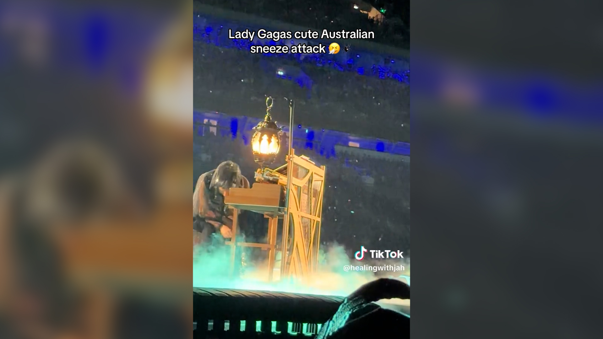 l8217attacco di starnuti 232 troppo forte lady gaga interrompe improvvisamente il concerto mentre canta die with a smile 8211 video da Ilfattoquotidiano.it l8217attacco di starnuti 232 troppo forte lady gaga interrompe improvvisamente il concerto mentre canta die with a smile 8211 video